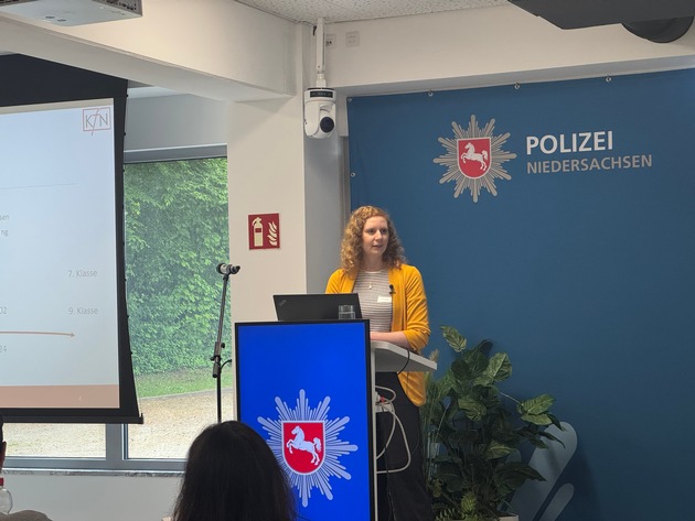 POL-AK NI: Hannover, 05.05.2025 - Jugendgewalt: ein Thema, das Ängste schürt, Debatten entfacht, wobei die Grenzen zwischen subjektivem Empfinden und wissenschaftlicher Realität häufig verschwimmen.
