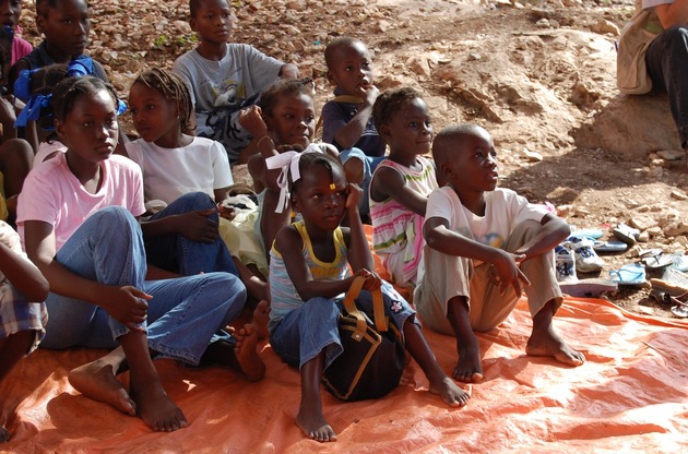 Kindernothilfe warnt vor humanitärer Katastrophe in Haiti: Eskalation der Gewalt bedroht vor allem Kinder