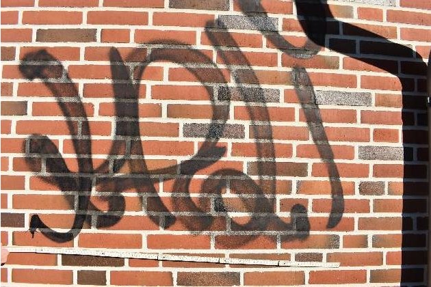 POL-EL: Bad Bentheim - Sachbeschädigung durch Graffiti (siehe Bilder)