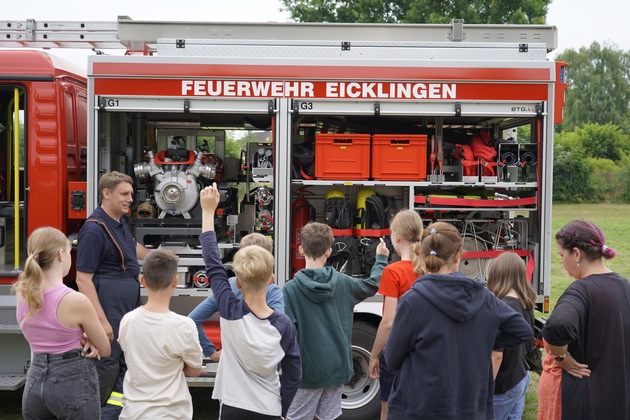 FW Flotwedel: Oberschüler:innen erhalten Einblick in den Alltag der Feuerwehr