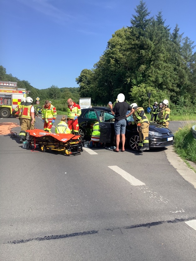 FW Mettmann: Verkehrsunfall mit einer schwer verletzten Person