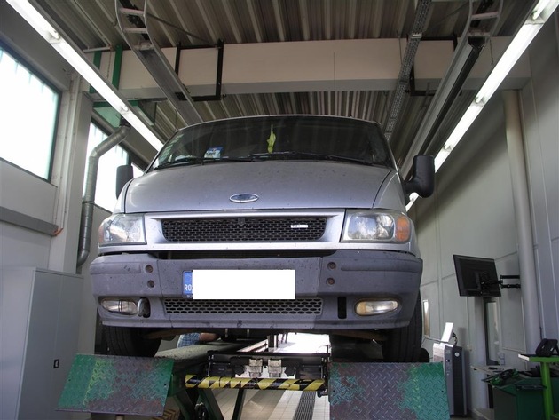 POL-PPTR: Polizei zieht illegalen Personentransport mit schrottreifem rumänischem Kleintransporter aus dem Verkehr