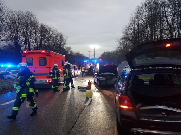 FW-Erkrath: Unruhiger Nachmittag für die Feuerwehr Erkrath