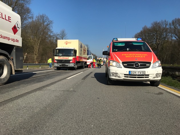 FW Dinslaken: Verkehrsunfall auf der Autobahn 3 bei Dinslaken