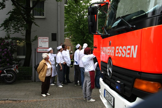 FW-E: Feuer in Mehrfamilienhaus in Essen-Kray