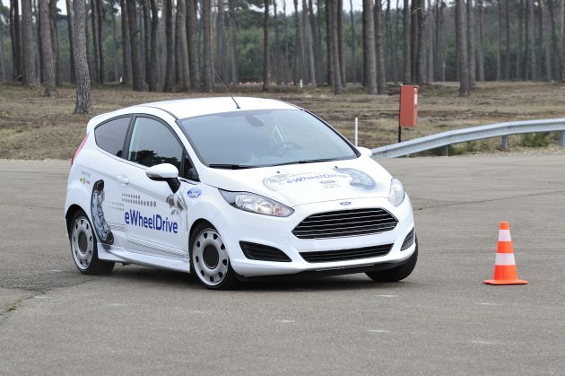 Ford Fiesta mit &quot;eWheelDrive&quot;: Ford und Schaeffler demonstrieren Elektrofahrzeug mit Radnaben-Antrieb (BILD)