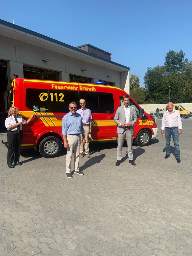 FW-Erkrath: Land NRW und der Förderverein der Freiwilligen Feuerwehr Erkrath unterstützen die Jugendarbeit in der Kinderfeuerwehr Erkrath durch die Beschaffung eins Mannschaftstransportfahrzeuges
