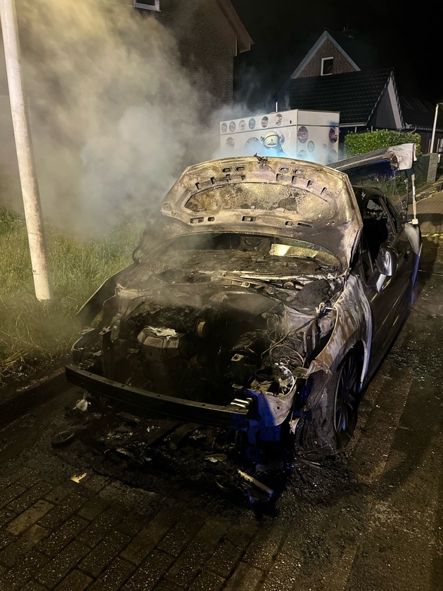 POL-COE: Nottuln, Schapdetten, Roxeler Str. / Brand eines Autos