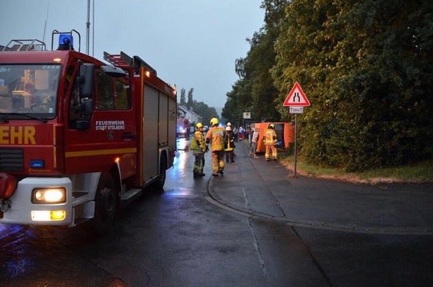 FW-Stolberg: Kastenwagen am frühen Sonntagmorgen verunglückt