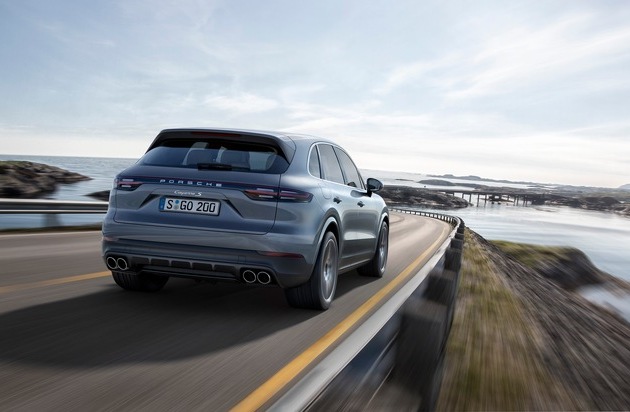 Porsche Schweiz AG: Dritte Generation des Porsche Cayenne geht an den Start / Neue Motoren, neues Fahrwerk, innovatives Bedienkonzept und mehr Konnektivit&auml;t