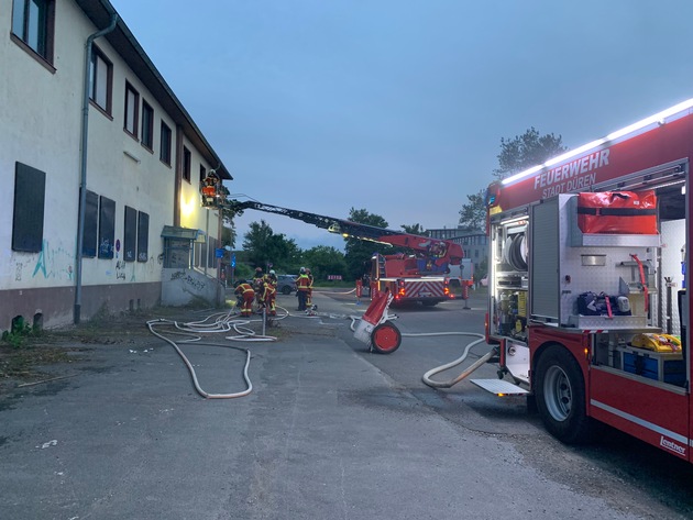 FW Düren: Brand in leerstehendem Gebäude