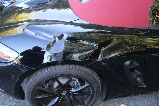 POL-HA: Porsche erheblich beschädigt - Zeugen gesucht