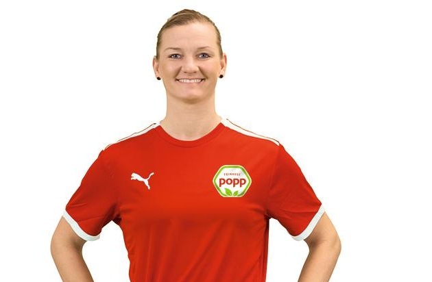Popp Feinkost GmbH: Fußballstar Alexandra Popp kickt für Popp Feinkost / Mit Popp & Popp durch den Fußballsommer