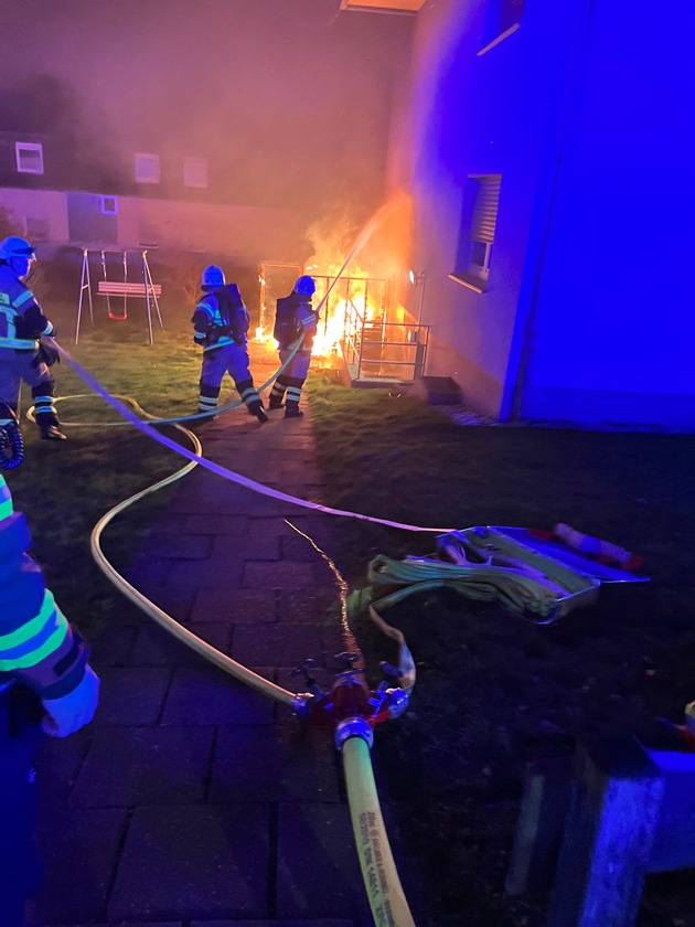 FW-PL: Turbulente Silvesternacht für die Feuerwehr