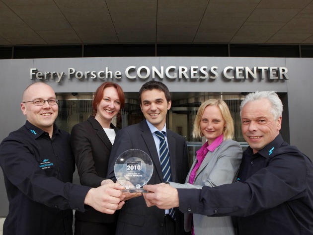 Ausgezeichnet: Das Ferry Porsche Congress Center Zell am See gewinnt
internationalen Wettbewerb - BILD