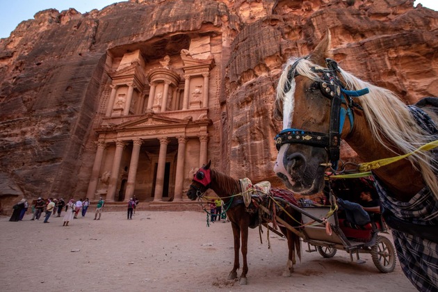 Petra : de nouvelles voiturettes écologiques remplacent désormais les calèches pour touristes