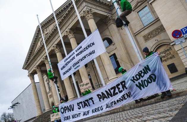Für eine sozial-ökologische Konversion bei VW Osnabrück! Protestaktion vor dem Landtag in Hannover