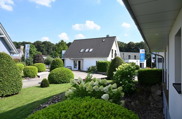 Ausstellung Eigenheim und Garten Betriebsgesellschaft mbH, Fellbach: Ein bunter Strau&szlig; frischer Bau- und Wohnideen: Der BAUFR&Uuml;HLING naht