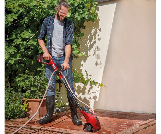 Cordless cleaning with Picobella from Einhell - the new all-rounder for stone and wood