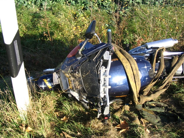 POL-STH: (ber) Erneut schwerer Motorradfahrerunfall