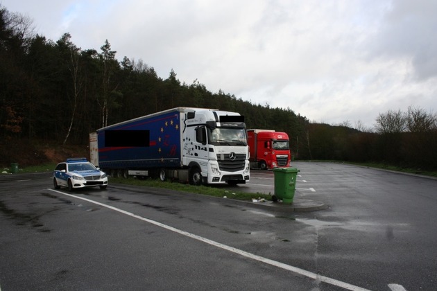 POL-PDKL: A6/Wattenheim, 43 Autobatterien gestohlen