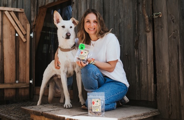 MicroHarvest: MicroHarvest und VEGDOG präsentieren innovatives Hunde-Leckerli mit bahnbrechendem Protein aus Mikroorganismen