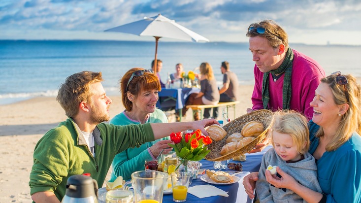 Frühstück mit Meerblick: &quot;Ostsee-Strandfrühstück&quot; geht am 1. Juli in die fünfte Runde