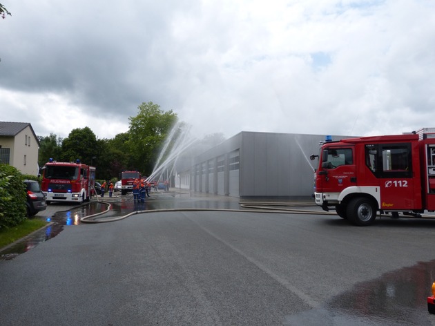 FW-AR: Arnsberger Jugendfeuerwehr löscht den &quot;Brennpunkt&quot;