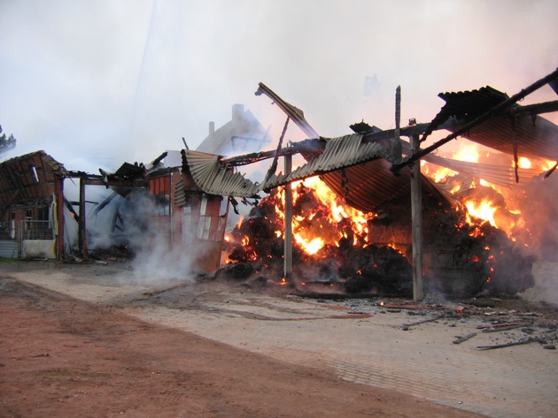 POL-STH: Brand in Beckedorf