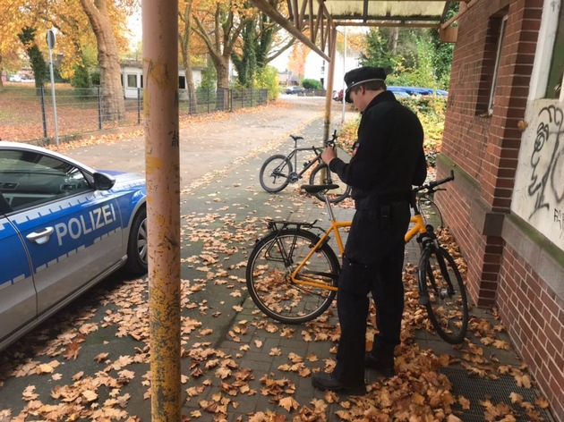 POL-HOL: Holzminden

Verkehrssicherheitswoche der Polizei Holzminden  - 
Zweiradkontrollen und  Überprüfung von Überholverbotszonen