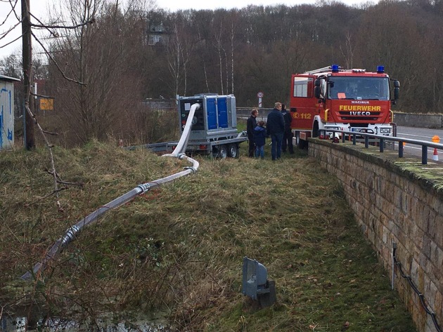 FW-BO: Feuerwehr im Hochwassereinsatz