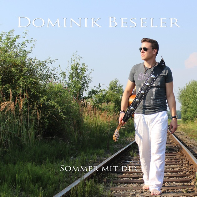 Wo sind die Zeiten geblieben? Singer-Songwriter Dominik Beseler sehnt sich mit seinem neuen Titel &quot;Sommer mit dir&quot; nach alten Zeiten.