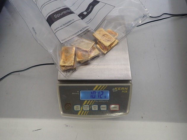 HZA-DD: Zoll zeigt goldenes Händchen bei Paketkontrolle / Goldbarren im Wert von rund 60.000 Euro sichergestellt