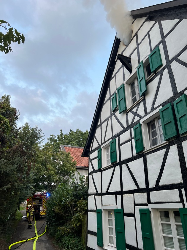 FW-HAAN: Brand im Dachgeschoss eines Fachwerkhauses