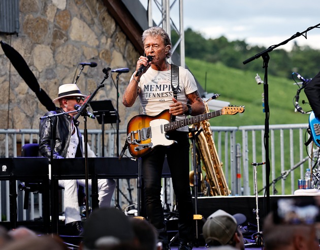 XXXL-Party im Zeichen der Hilfe für die Kleinsten: XXXLutz feiert seinen 80. Geburtstag mit einem begeisternden Konzert von Peter Maffay über den Dächern Würzburgs