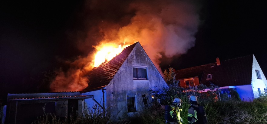 FW Bremerhaven: Zahlreiche unwetterbedingte Einsätze im Stadtgebiet Bremerhaven - Vorbereitende Maßnahmen zeigen Wirkung.