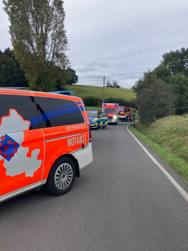 FW-EN: Verkehrsunfall zwischen Motorrad und PKW - Rettungshubschrauber im Einsatz