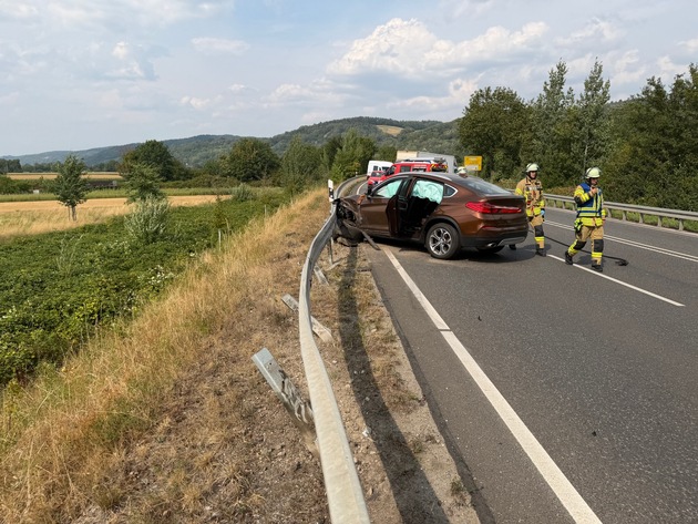 FW Weinheim: Zwei Verletzte bei Verkehrsunfall auf der B 38 Westtangente