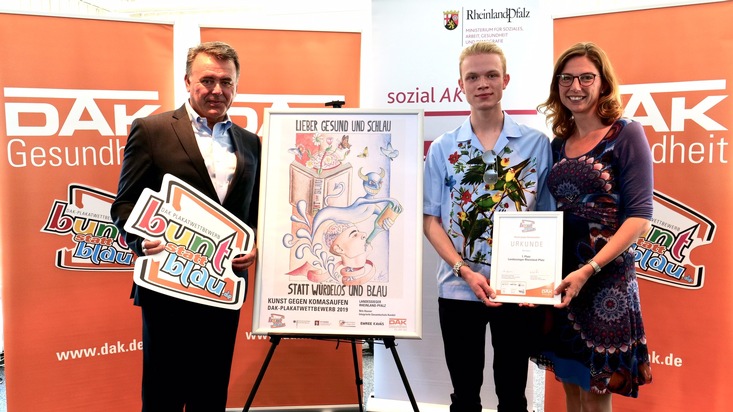 Jetzt mit Foto ! bunt statt blau: Nils Hauser aus Kandel gewinnt DAK-Plakatwettbewerb gegen Rauschtrinken in Rheinland-Pfalz