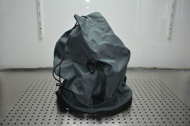 POL-OS: Glandorf: Spazierg&auml;ngerin findet Drogenrucksack - Polizei sucht Dealer