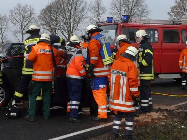 POL-WL: Bahlburg - Schwerer Verkehrsunfall