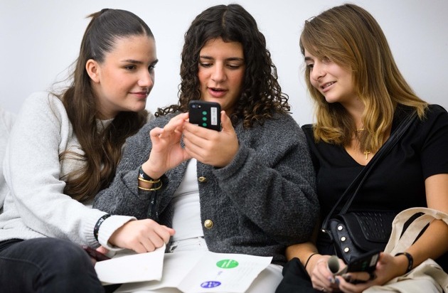 dpa Deutsche Presse-Agentur GmbH: dpa-Newscamp begeistert Berliner Schülerinnen und Schüler für Journalismus und das Entlarven von Desinformation