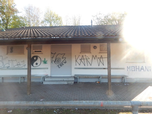 POL-PDMT: Sachbeschädigungen durch Graffiti am Sportplatz Hartenfels