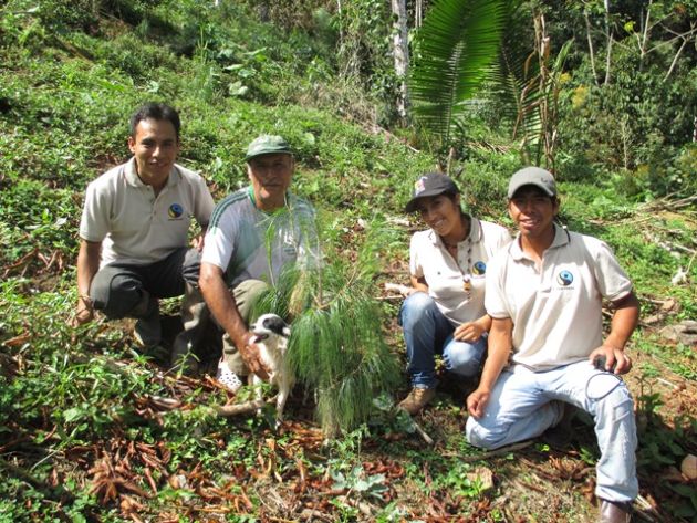 Faire Woche: Lidl überreicht 50.000 Euro an Fairtrade International / Lidl setzt sein Engagement für den Fairen Handel fort und unterstützt peruanische Kaffeebauern mit finanzieller Spende