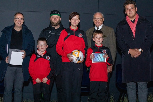 Pressemitteilung: BAUWERT AG startet Kinder- und Jugenddialog in Wildau und sagt Fußballverein SG Phönix 15.000 Euro Soforthilfe zu