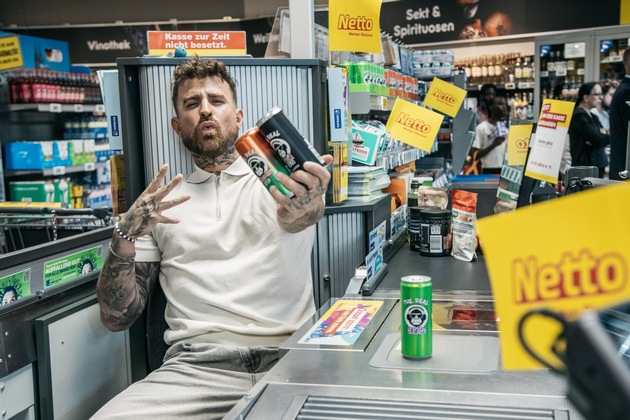 Fan-Moment bei Netto: Reality-Star Gigi Birofio kassiert in Köln