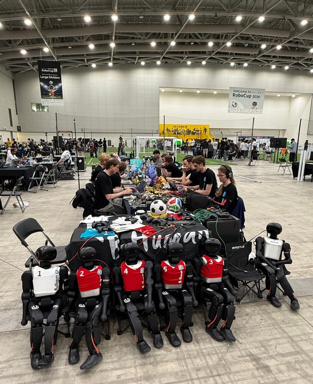 Deutschlands Fußballer sind raus, Bremens Roboter sind Weltmeister