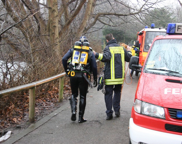 FW-E: Person im Wasser