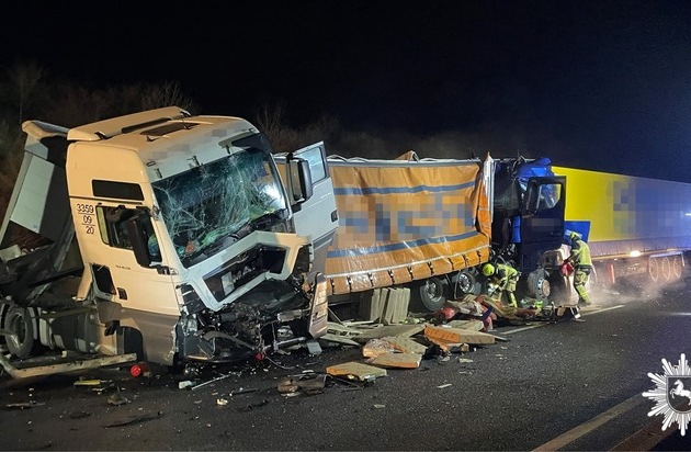 POL-GÖ: (104/2025) Unfall mit vier beteiligten Sattelzügen - A7 zwischen Göttingen-Nord und Göttingen in Fahrtrichtung Süden aktuell nur einspurig befahrbar