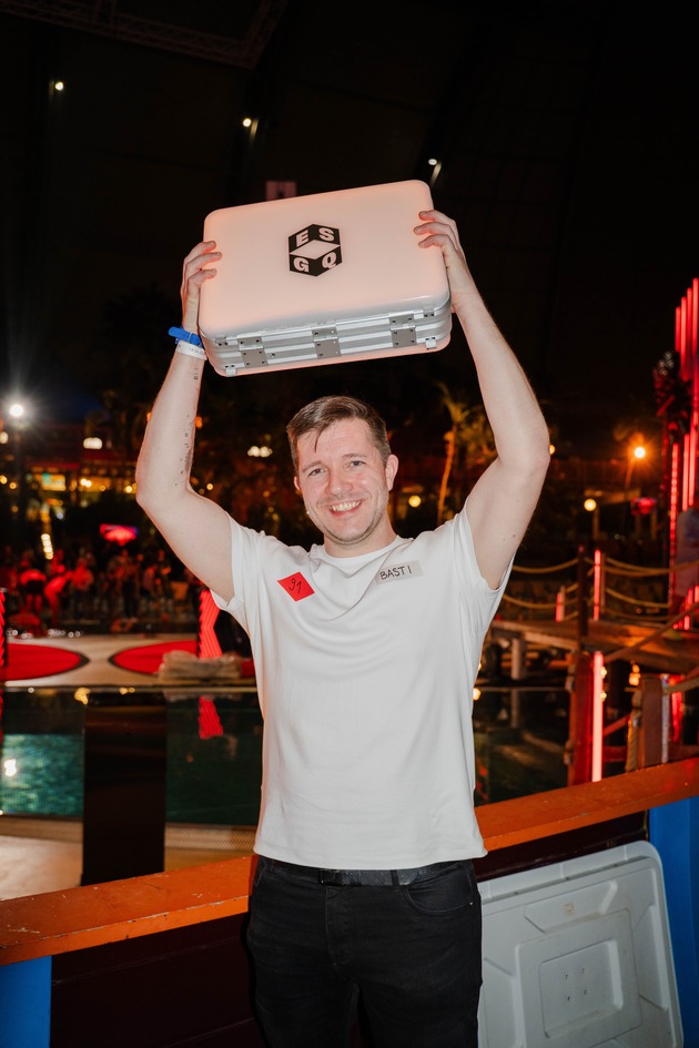 Guter Start f&uuml;r "Ein sehr gutes Quiz (mit hoher Gewinnsumme)", Basti aus Berlin gewinnt 100.000 Euro